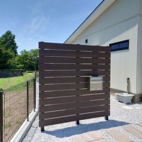 外構工事：目隠しフェンス　　〈北群馬郡吉岡町〉 アイキャッチ画像